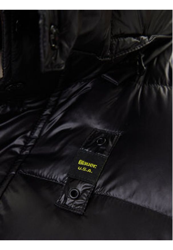 Blauer Płaszcz zimowy 25WBLUK03147 Czarny Regular Fit. Kolor: czarny. Materiał: syntetyk. Sezon: zima