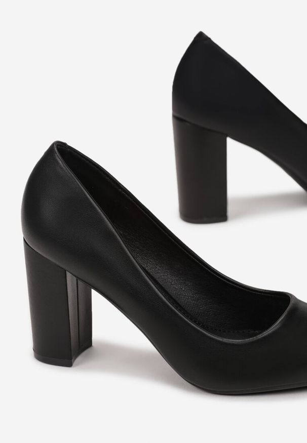 Born2be - Czarne Czółenka Menilia. Zapięcie: bez zapięcia. Kolor: czarny. Materiał: jeans, skóra. Wzór: gładki. Obcas: na obcasie. Styl: klasyczny. Wysokość obcasa: średni