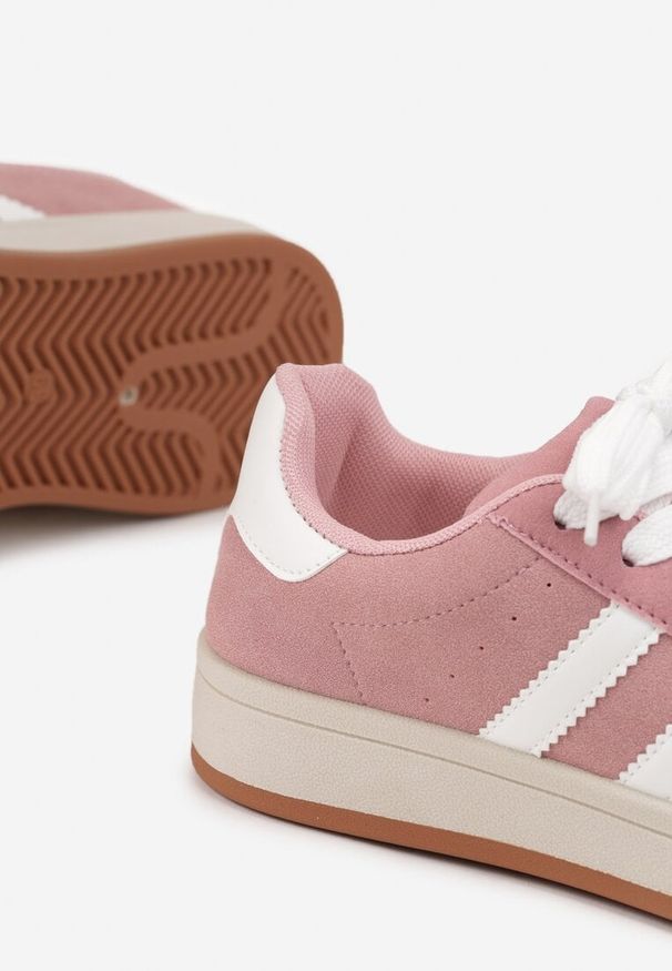 Renee - Różowo-Białe Sneakersy z Geometrycznym Wzorem Rillomia. Okazja: na co dzień. Kolor: różowy. Materiał: jeans. Wzór: geometria