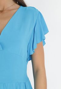 Born2be - Niebieska Gładka Sukienka Mini Taliowana z Falbankami Wokół Ramion Zynnas. Typ kołnierza: kołnierz z falbankami. Kolor: niebieski. Wzór: gładki. Sezon: lato. Długość: mini #2