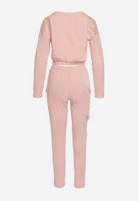 Born2be - Różowy Komplet Dresowy z Krótką Bluzą i Spodniami Bojówkami Dilenna. Kolor: różowy. Materiał: dresówka #2