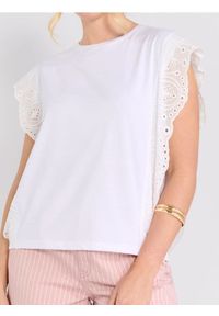 Sinsay - Bluzka z ozdobną koronką - kremowy. Kolor: kremowy. Materiał: koronka. Wzór: koronka #1