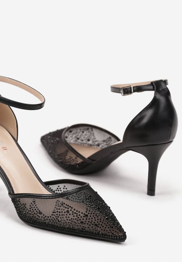 Born2be - Czarne Czółenka na Szpilce Ozdobione Cyrkoniami z Zapięciem Wokół Kostki Albertisa. Kolor: czarny. Materiał: jeans. Wzór: aplikacja. Obcas: na szpilce. Styl: wizytowy