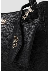 Guess - GUESS Сzarna damska klasyczna torebka SML Girlfriend Satchel. Kolor: czarny. Materiał: skórzane. Styl: klasyczny #10