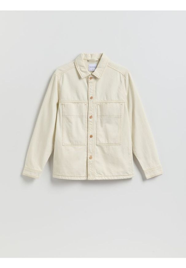 Reserved - Jeansowa koszula comfort fit - złamana biel. Materiał: jeans
