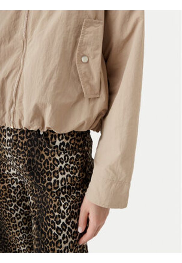 only - ONLY Kurtka przejściowa Bealo 15336162 Biały Regular Fit. Kolor: biały. Materiał: syntetyk