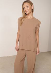 Born2be - Beżowy Letni Komplet Bogaty w Wiskozę Bluzka Oversize z Haftem i Spodnie Abis. Kolor: beżowy. Materiał: wiskoza. Wzór: haft #4