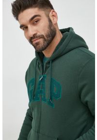 GAP bluza męska kolor zielony z kapturem z aplikacją. Okazja: na co dzień. Typ kołnierza: kaptur. Kolor: zielony. Wzór: aplikacja. Styl: casual #3