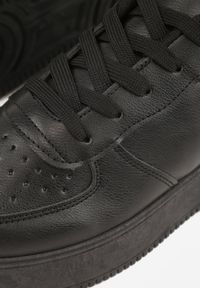 Renee - Czarne Kultowe Sneakersy na Grubej Podeszwie z Perforacją na Nosku Lissina. Okazja: na co dzień. Kolor: czarny. Materiał: jeans #6