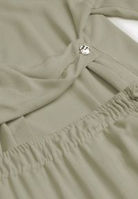 Born2be - Zielony Wiskozowy Komplet Asymetryczna Koszula i Spodnie z Kieszeniami Moneia. Kolor: zielony. Materiał: wiskoza #3