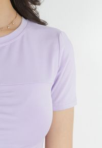 Born2be - Fioletowy T-shirt z Krótkim Rękawem i Marszczeniem Biannca. Okazja: na co dzień. Kolor: fioletowy. Materiał: tkanina, wiskoza. Długość rękawa: krótki rękaw. Długość: krótkie. Styl: casual #4