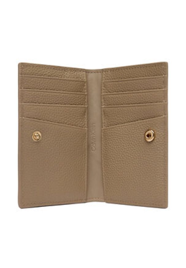 Calvin Klein Portfel Emblem Hw Pebble Snap Cardholder LV04F1127G Beżowy. Kolor: beżowy. Materiał: skóra