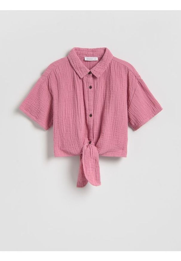 Reserved - Muślinowa koszula z wiązaniem - brudny róż. Kolor: różowy. Materiał: bawełna