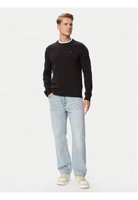 Tommy Jeans Sweter Essential DM0DM22853 Czarny Slim Fit. Kolor: czarny. Materiał: bawełna #4