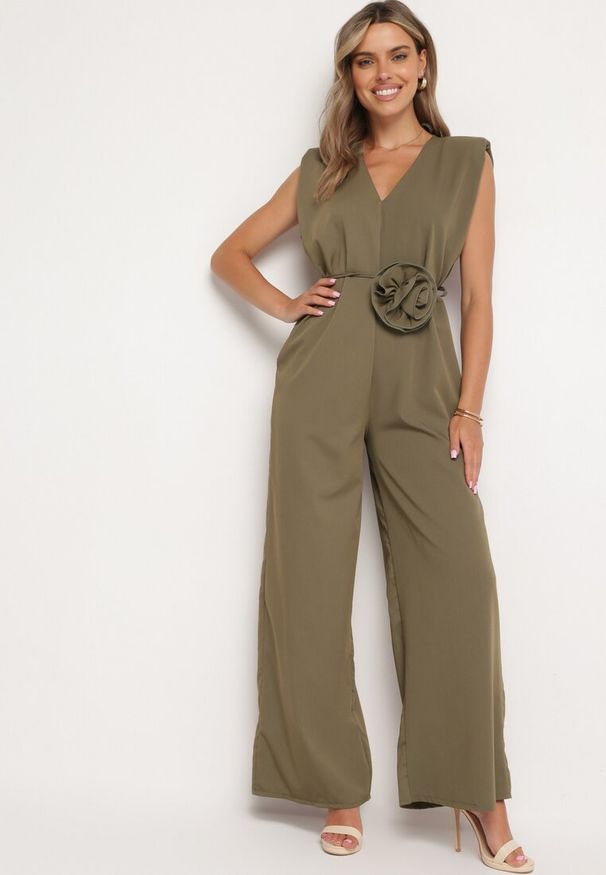 Born2be - Zielony Wiązany Kombinezon z Prostymi Nogawkami i Wiskozą oraz Kwiatową Aplikacją Dimenna. Kolor: zielony. Materiał: wiskoza. Wzór: aplikacja, kwiaty. Styl: elegancki