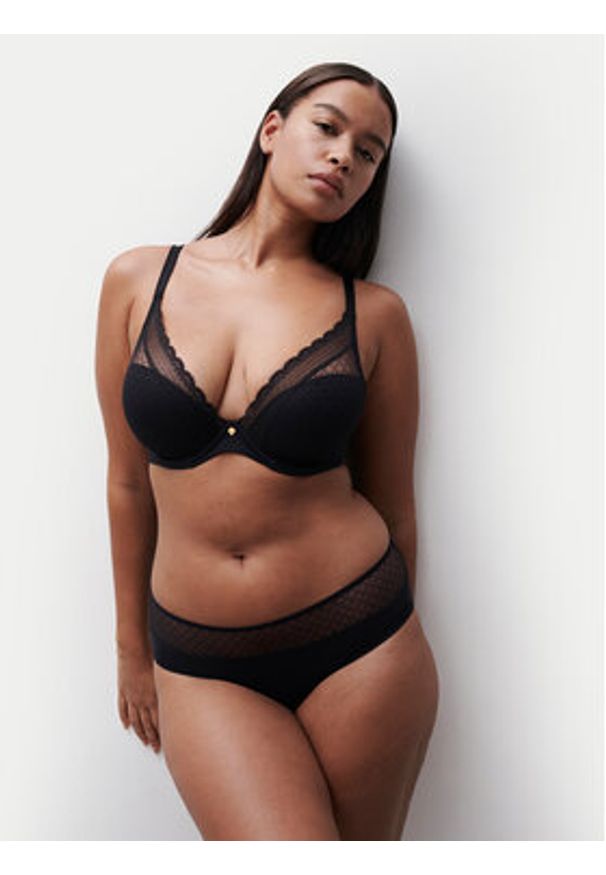 Chantelle Figi klasyczne Norah Chic C16M40 Czarny. Kolor: czarny. Materiał: syntetyk