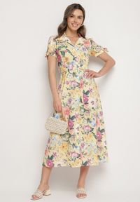 Born2be - Żółta Rozkloszowana Sukienka o Koszulowym Kroju z Paskiem w Kwiatowy Wzór Fevelorine. Okazja: na co dzień. Kolor: żółty. Wzór: kwiaty. Typ sukienki: koszulowe. Styl: casual #4