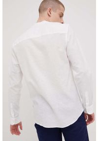 Only & Sons koszula z domieszką lnu męska kolor biały slim ze stójką. Typ kołnierza: kołnierzyk stójkowy. Kolor: biały. Materiał: len