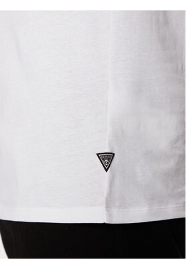Guess T-Shirt M5RI50 K9RM1 Biały Regular Fit. Kolor: biały. Materiał: bawełna