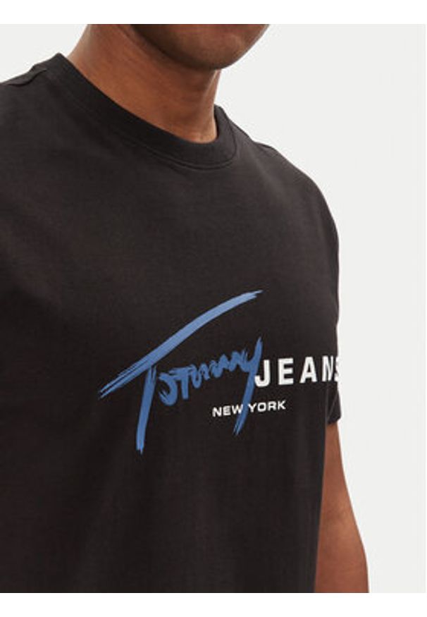 Tommy Jeans T-Shirt Signature Dna DM0DM20817 Czarny Regular Fit. Kolor: czarny. Materiał: bawełna