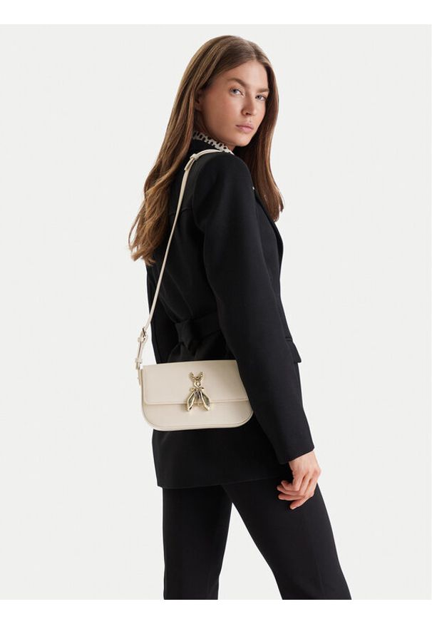 Patrizia Pepe Torebka 8B0231/L061 Écru. Kolor: kremowy. Materiał: lakierowane, skórzane
