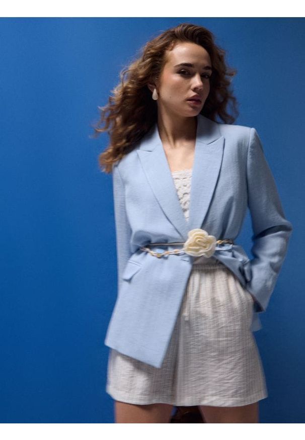 Sinsay - Szorty w pionowe paski z wiskozą - niebieski. Kolor: niebieski. Materiał: wiskoza. Wzór: paski