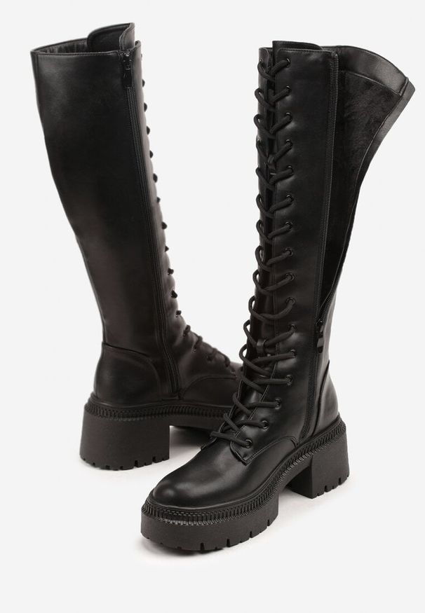 Renee - Czarne Kozaki Vicesu w Stylu Grunge ze Sznurowaną Cholewką i Platformą Laurotte. Kolor: czarny. Materiał: skóra, jeans. Szerokość cholewki: normalna. Obcas: na platformie. Styl: rockowy