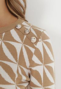 Born2be - Biało-Beżowa Sukienka Dzianinowa w Geometryczny Wzór Hynnee. Kolor: biały. Materiał: dzianina. Wzór: geometria. Długość: mini #3