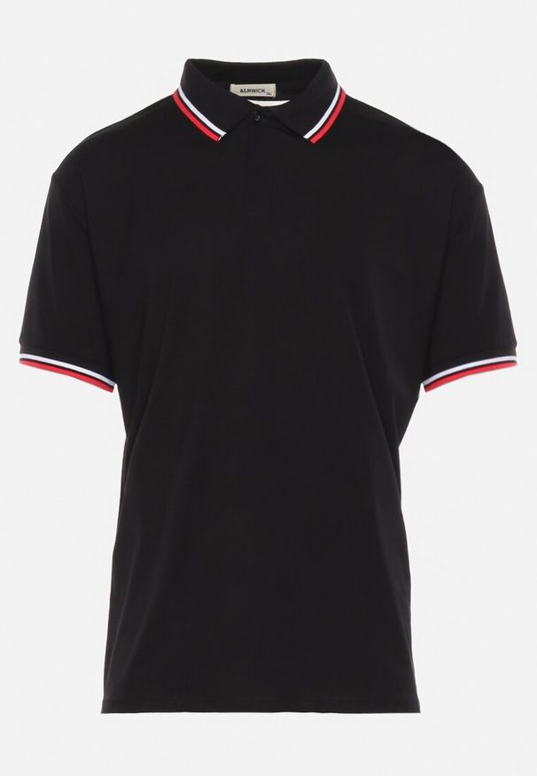 Born2be - Czarna Koszulka o Fasonie Polo z Guzikami Timarie. Okazja: na spotkanie biznesowe. Typ kołnierza: polo. Kolor: czarny. Materiał: dresówka. Styl: elegancki, biznesowy, klasyczny