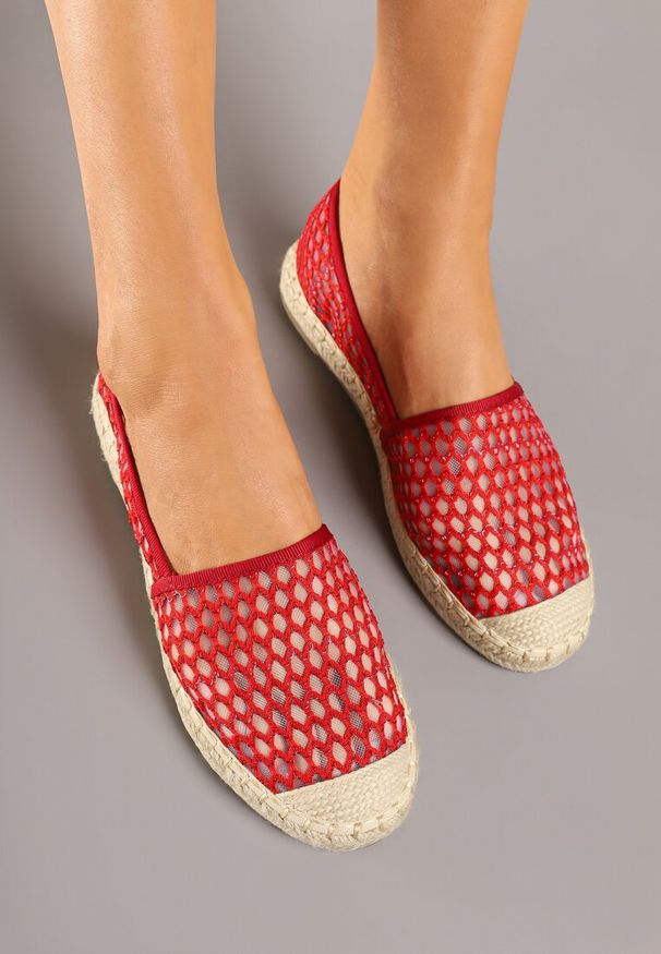 Renee - Czerwone Espadryle z Siateczkową Cholewką i Plecionką Lillevi. Okazja: na co dzień. Kolor: czerwony. Materiał: jeans. Szerokość cholewki: normalna. Styl: casual, elegancki