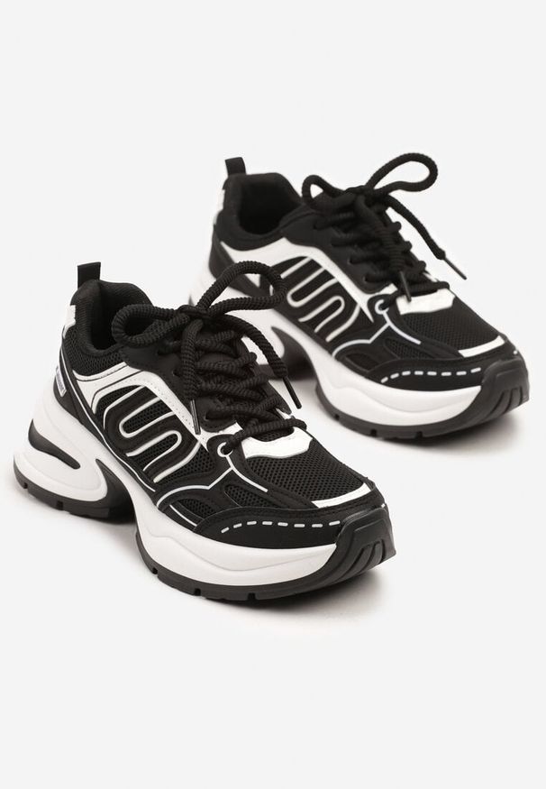 Born2be - Czarne Sneakersy na Grubej Podeszwie z Geometrycznym Wzorem Desitira. Okazja: na co dzień. Kolor: czarny. Materiał: jeans. Wzór: geometria. Obcas: na platformie