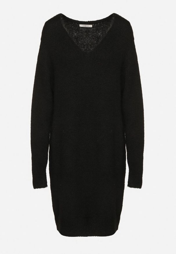 Born2be - Czarna Dzianinowa Sukienka z Domieszką Wełny o Pudełkowym Kroju Esmerea. Okazja: na co dzień. Typ kołnierza: dekolt w kształcie V. Kolekcja: plus size. Kolor: czarny. Materiał: dzianina, wełna. Długość rękawa: długi rękaw. Typ sukienki: dla puszystych. Styl: casual, klasyczny