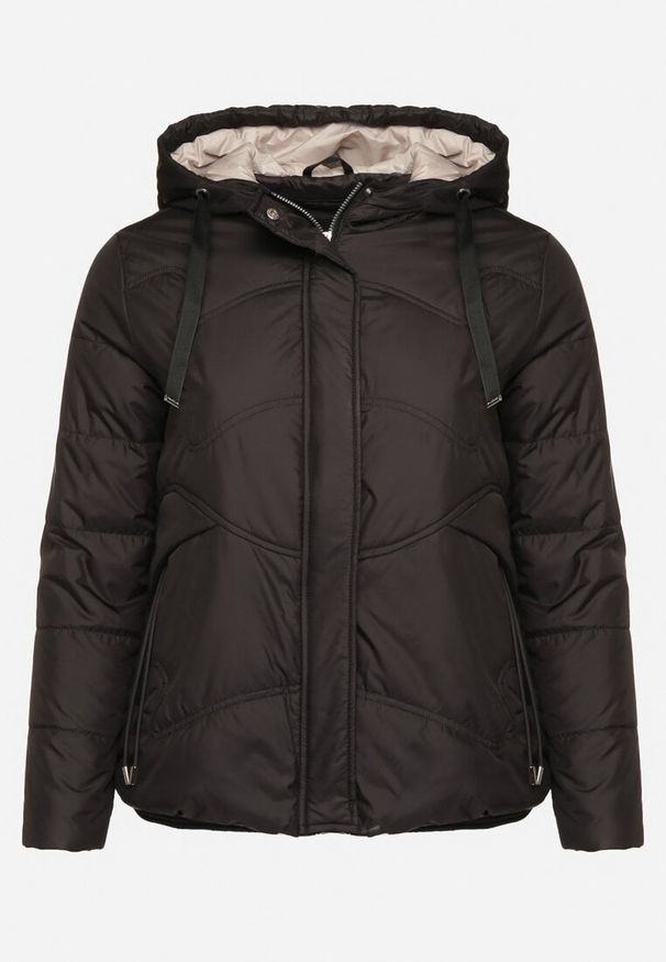 Born2be - Czarna Kurtka Pikowana z Kapturem Karbia. Okazja: na co dzień. Typ kołnierza: kaptur. Kolekcja: plus size. Kolor: czarny. Styl: casual, elegancki