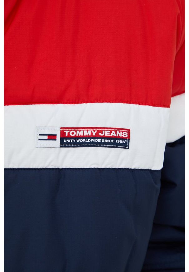 Tommy Jeans kurtka damska kolor granatowy zimowa. Kolor: niebieski. Materiał: poliester, puch. Sezon: zima