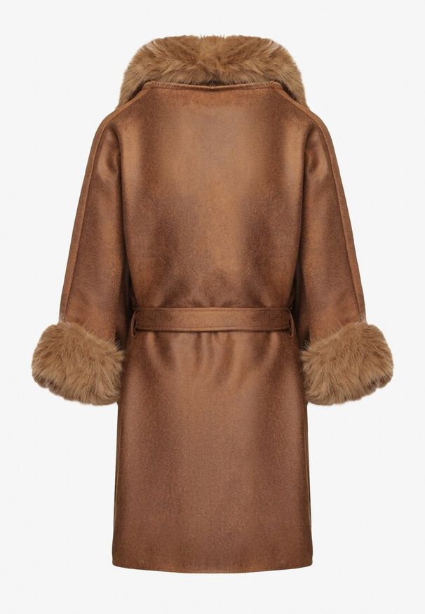 Born2be - Brązowy Płaszcz z Wiązaniem w Pasie i Futerkiem Ozdobiony Wycięciami po Bookach Sartellia. Kolor: brązowy. Materiał: futro. Długość rękawa: długi rękaw. Długość: długie. Wzór: aplikacja. Styl: elegancki, klasyczny, wizytowy