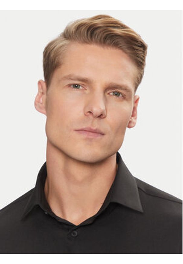 Calvin Klein Koszula Performance Solid Slim Shirt K10K114324 Czarny Regular Fit. Kolor: czarny. Materiał: syntetyk