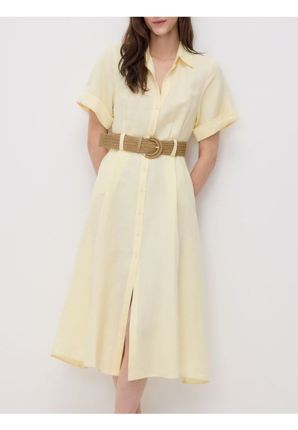 Reserved - Sukienka midi z dodatkiem lnu - jasnożółty. Kolor: żółty. Materiał: len. Długość: midi
