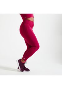 DOMYOS - Legginsy fitness damskie Domyos. Stan: podwyższony. Kolor: fioletowy. Materiał: materiał, skóra. Sport: fitness #1