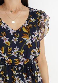 Born2be - Granatowa Sukienka Gobney. Kolor: niebieski. Materiał: tkanina, materiał, wiskoza. Długość rękawa: krótki rękaw. Wzór: kwiaty. Długość: midi #3