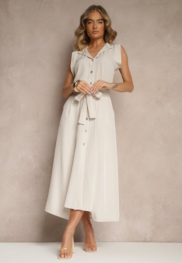 Renee - Beżowa Sukienka z Paskiem Koszulowa o Rozkloszowanym Fasonie Mavoselle. Okazja: na co dzień. Kolor: beżowy. Materiał: jeans. Typ sukienki: koszulowe. Styl: elegancki, casual