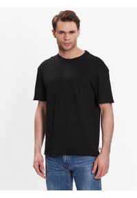 outhorn - Outhorn T-Shirt TTSHM456 Czarny Regular Fit. Kolor: czarny. Materiał: bawełna