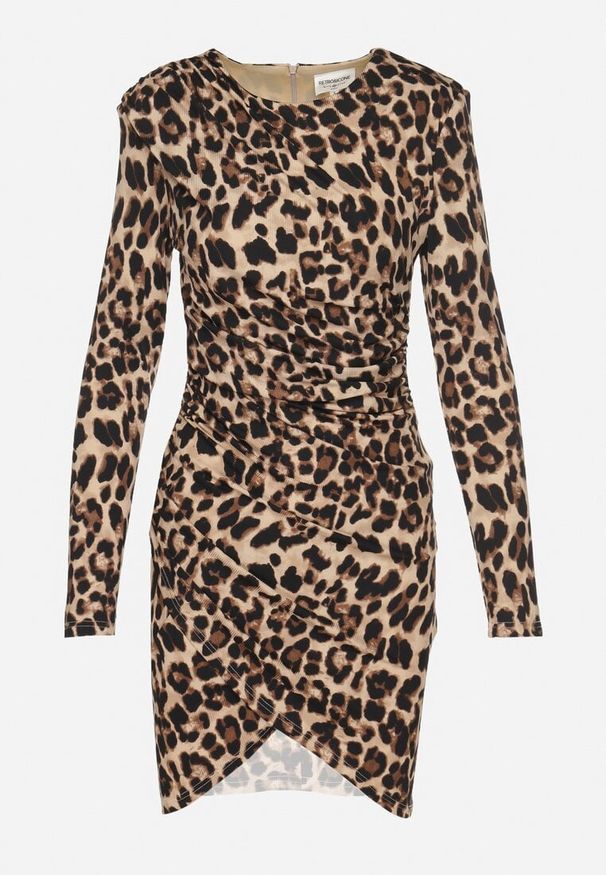 Born2be - Ciemnobeżowa Marszczona Sukienka w Panterkę o Dopasowanym Kroju z Usztywnionymi Ramionami Tifitha. Kolor: beżowy. Materiał: skóra. Długość rękawa: długi rękaw. Wzór: motyw zwierzęcy. Styl: elegancki, klasyczny, wizytowy