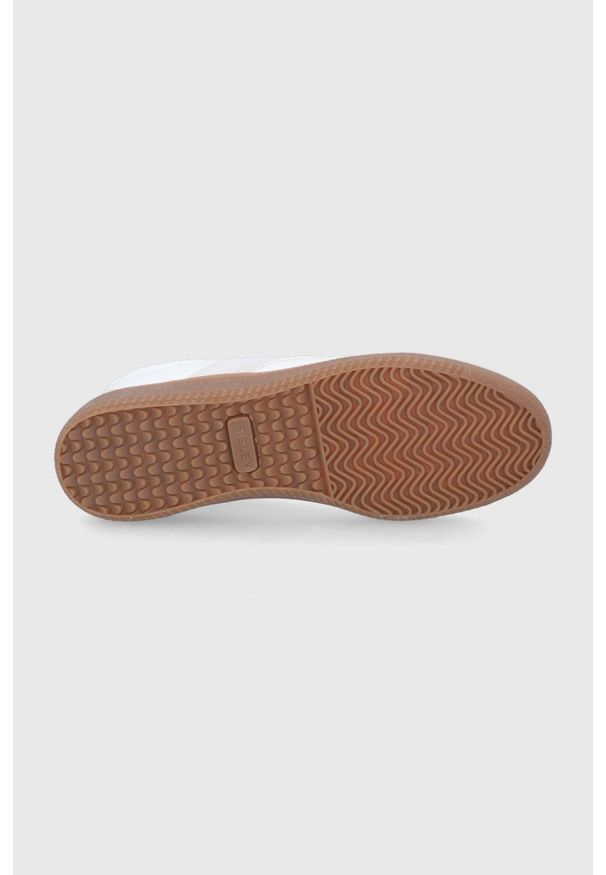 Sisley buty kolor biały. Nosek buta: okrągły. Zapięcie: sznurówki. Kolor: biały. Obcas: na obcasie. Wysokość obcasa: niski