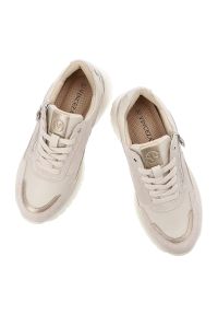 Sneakersy damskie Vinceza, cholewka z połączenia skóry naturalnej i zamszowej klasyczne wiązanie oraz praktyczny zamek boczny, beżowe, 39970. Okazja: na co dzień. Zapięcie: zamek. Kolor: beżowy. Materiał: skóra, zamsz. Szerokość cholewki: normalna #6