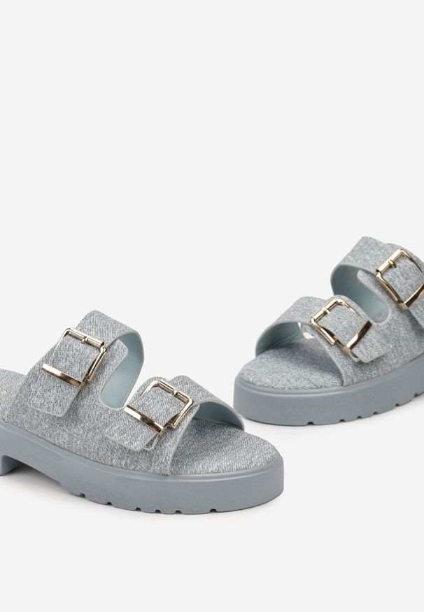 Renee - Niebieskie Klapki z Dwoma Regulowanymi Paskami i Grubą Podeszwą Mistafa. Kolor: niebieski. Materiał: jeans. Sezon: lato