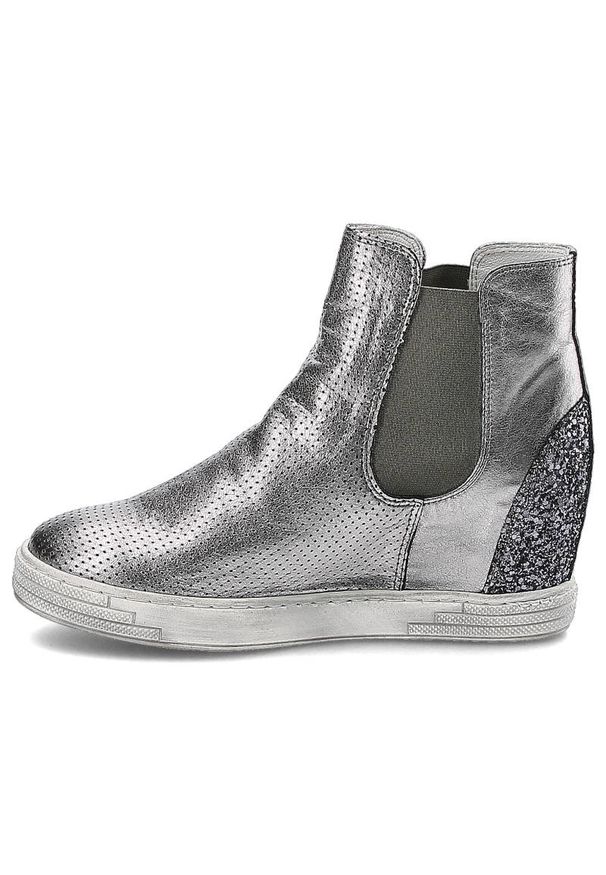 Srebrne Sneakersy Damskie Karino Modne Obuwie. Zapięcie: bez zapięcia. Kolor: srebrny. Materiał: skóra. Szerokość cholewki: normalna. Obcas: na koturnie. Wysokość obcasa: średni