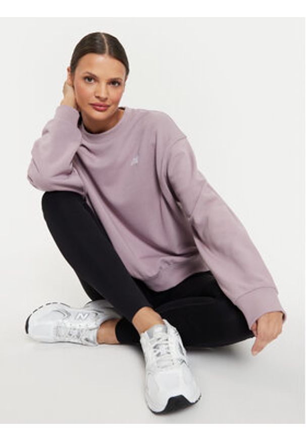 New Balance Bluza Essentials WT41508 Fioletowy Regular Fit. Kolor: fioletowy. Materiał: bawełna