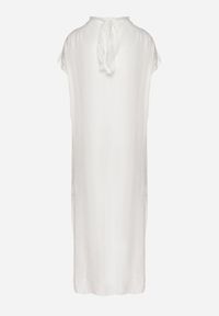 Born2be - Biała Sukienka Pudełkowa Ozdobiona Wiązaniem Napelira. Okazja: na co dzień. Kolor: biały. Materiał: jeans. Wzór: aplikacja. Styl: klasyczny, casual, elegancki #5