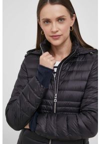 Geox kurtka puchowa damska kolor czarny przejściowa W3525B T2449 F9000. Kolor: czarny. Materiał: puch #1