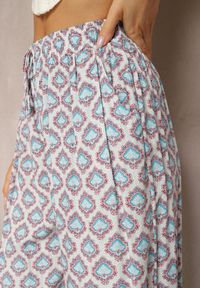 Renee - Jasnoniebieskie Szerokie Spodnie z Gumką w Talii z Wiskozy w Mozaikowy Print Wavelette. Kolor: niebieski. Materiał: wiskoza. Wzór: nadruk. Sezon: lato #4
